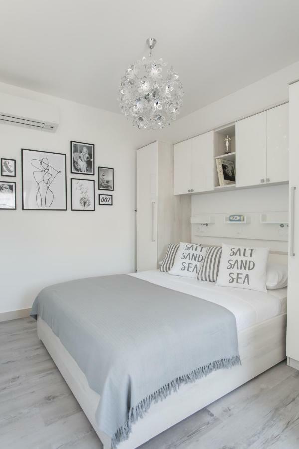 Apartment Movie Primošten Extérieur photo