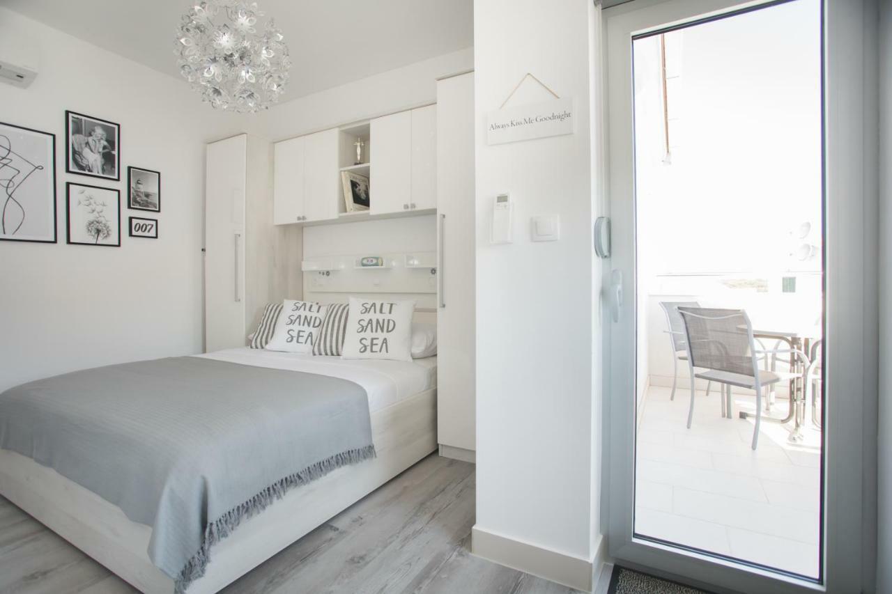 Apartment Movie Primošten Extérieur photo