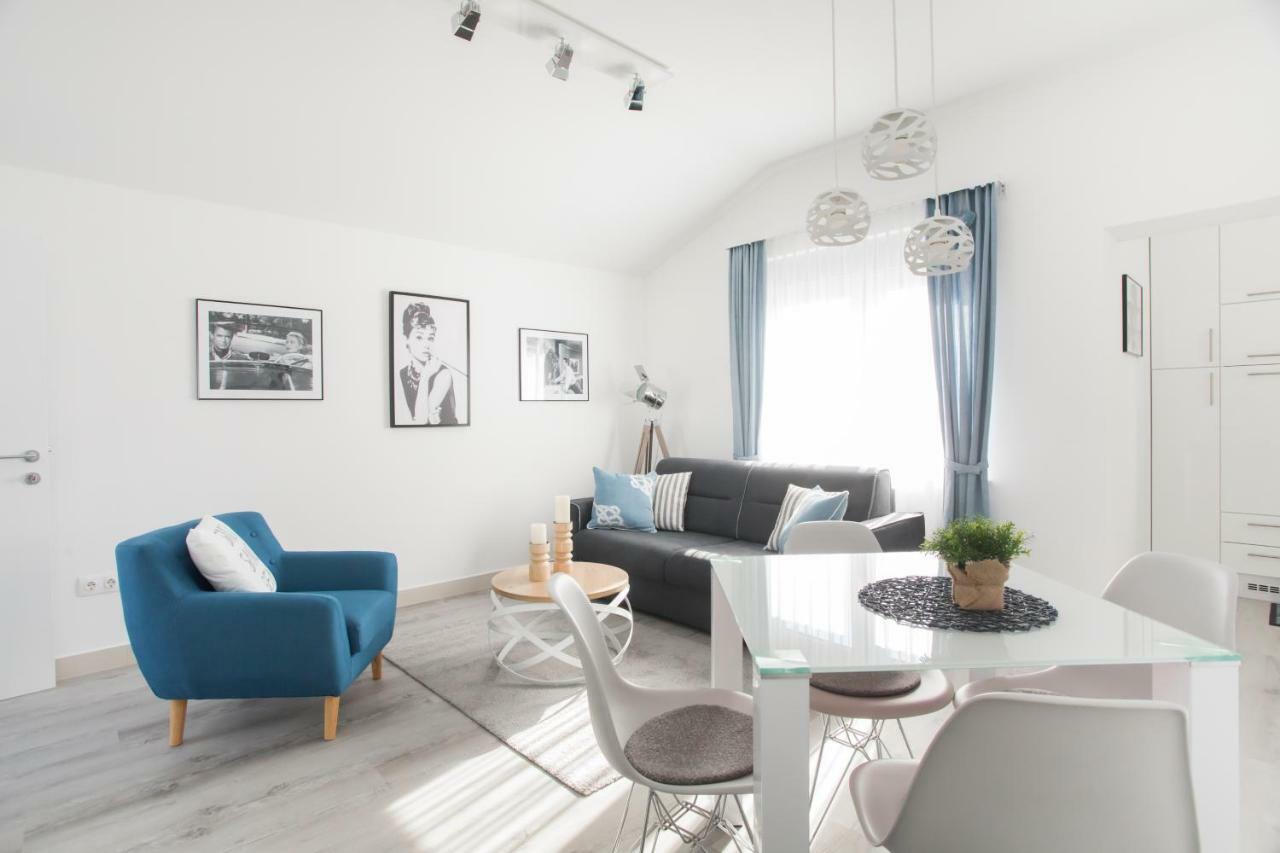 Apartment Movie Primošten Extérieur photo
