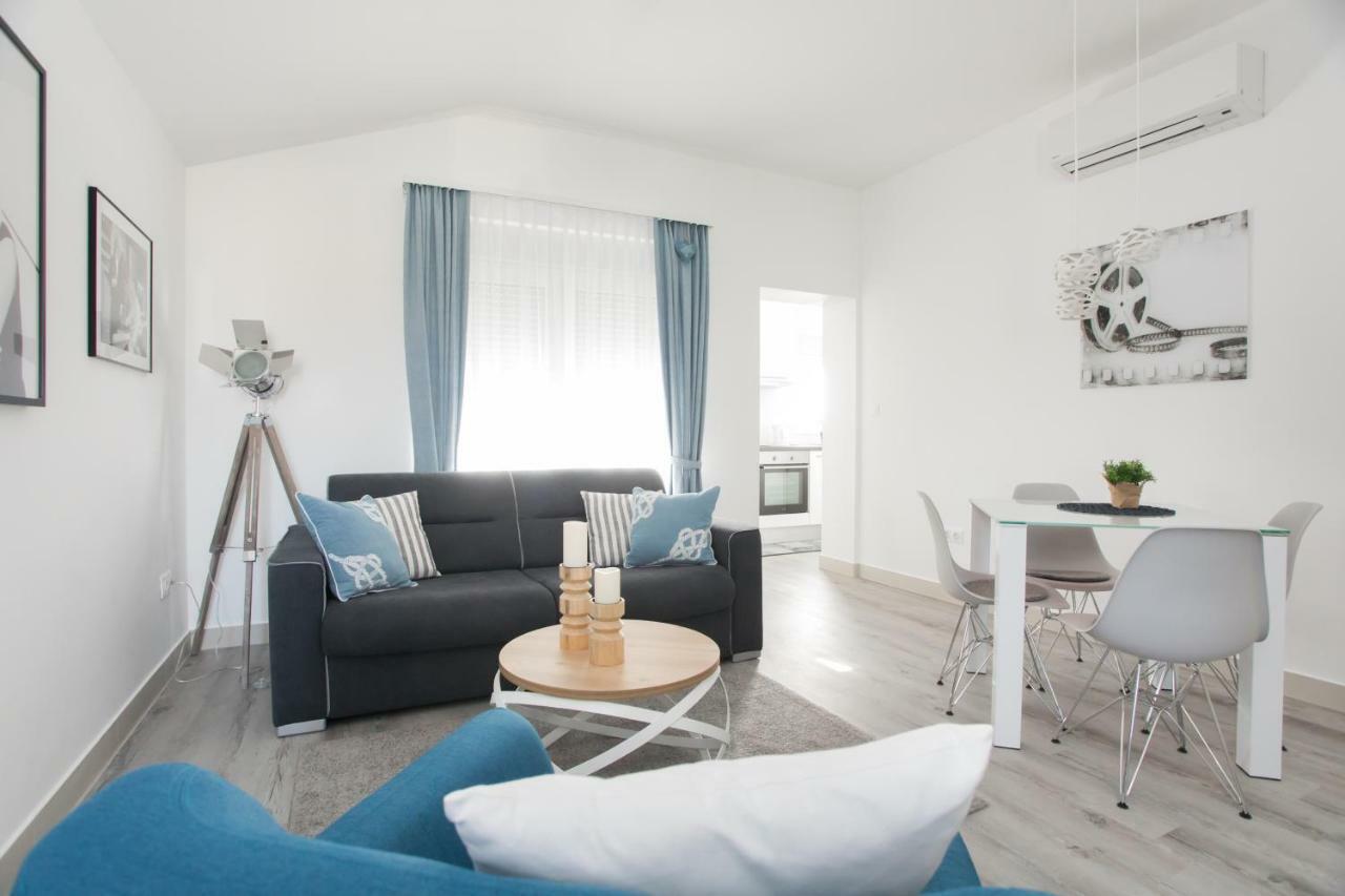 Apartment Movie Primošten Extérieur photo